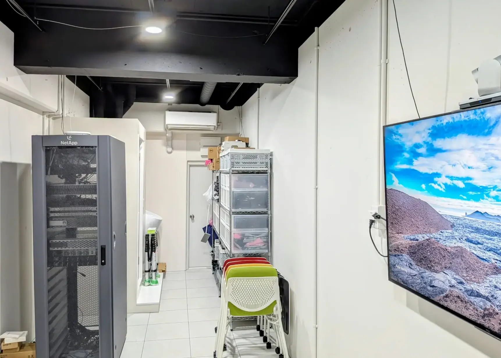 【キッティングスペース】